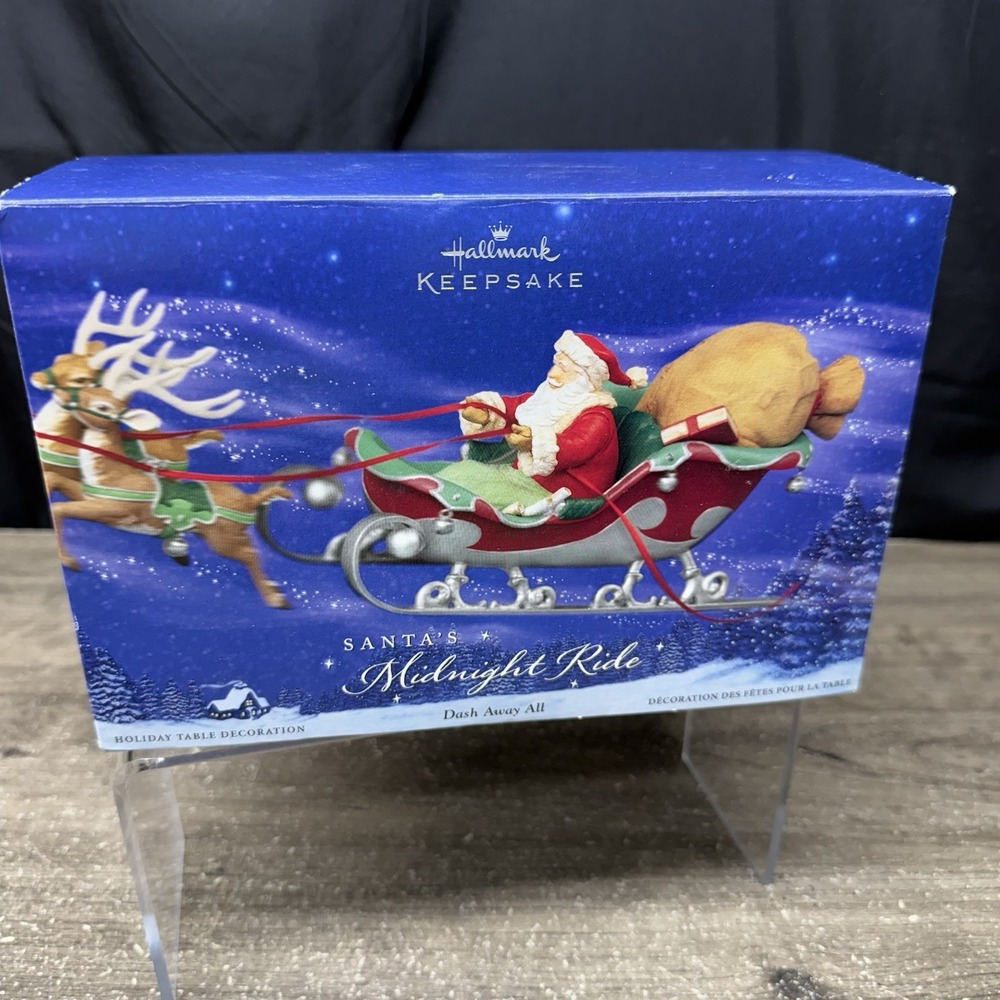 Hallmark Keepsake Santa’s Midnight Ride Table Top Dash Away Sleigh 2005 QP1762